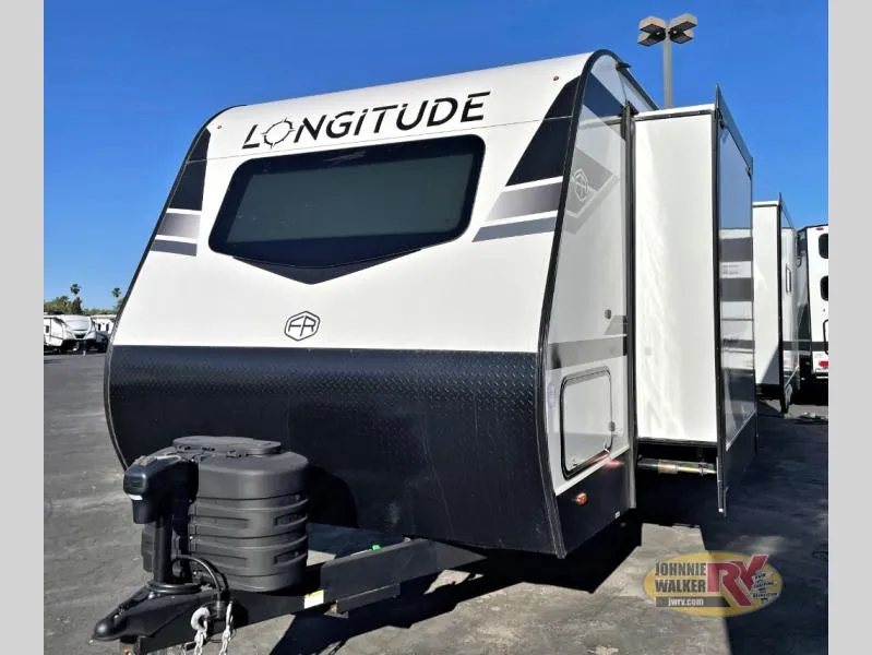 2026 East to West Longitude 310RL - Photo 4