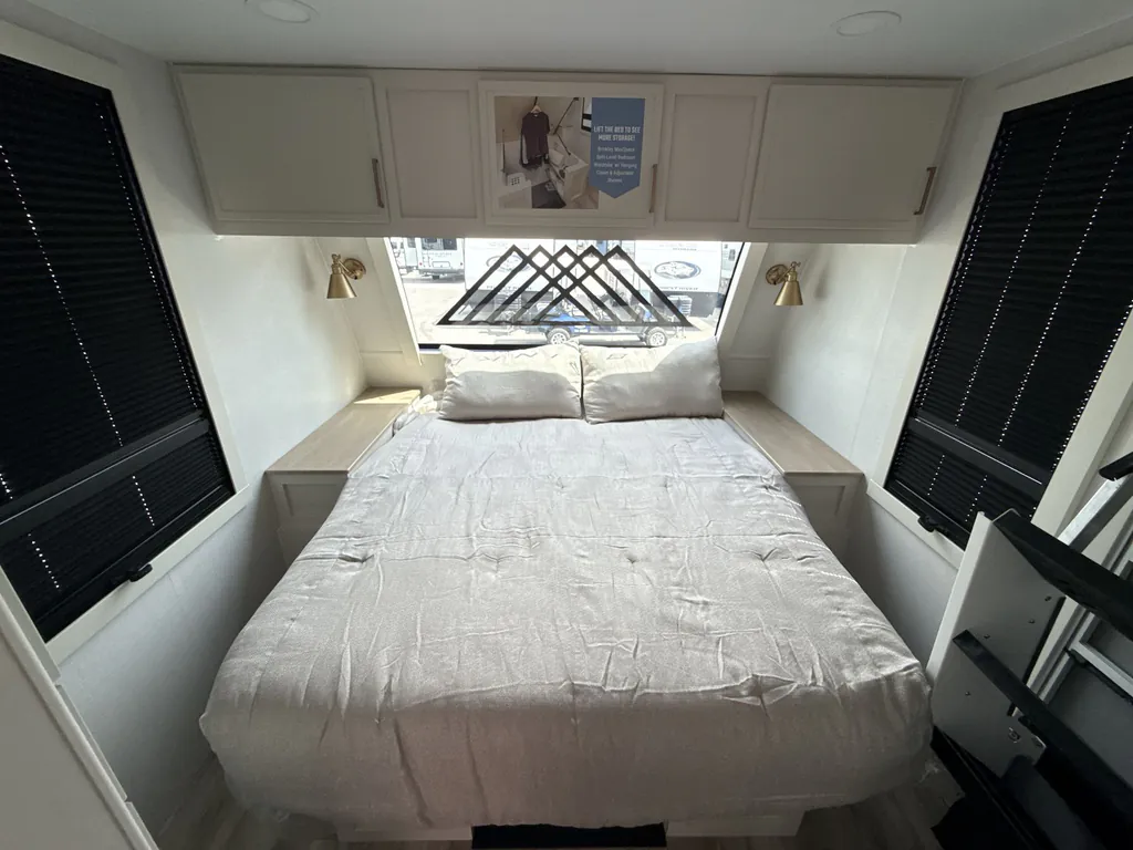 2026 Brinkley Model I 294, Photos photo 32