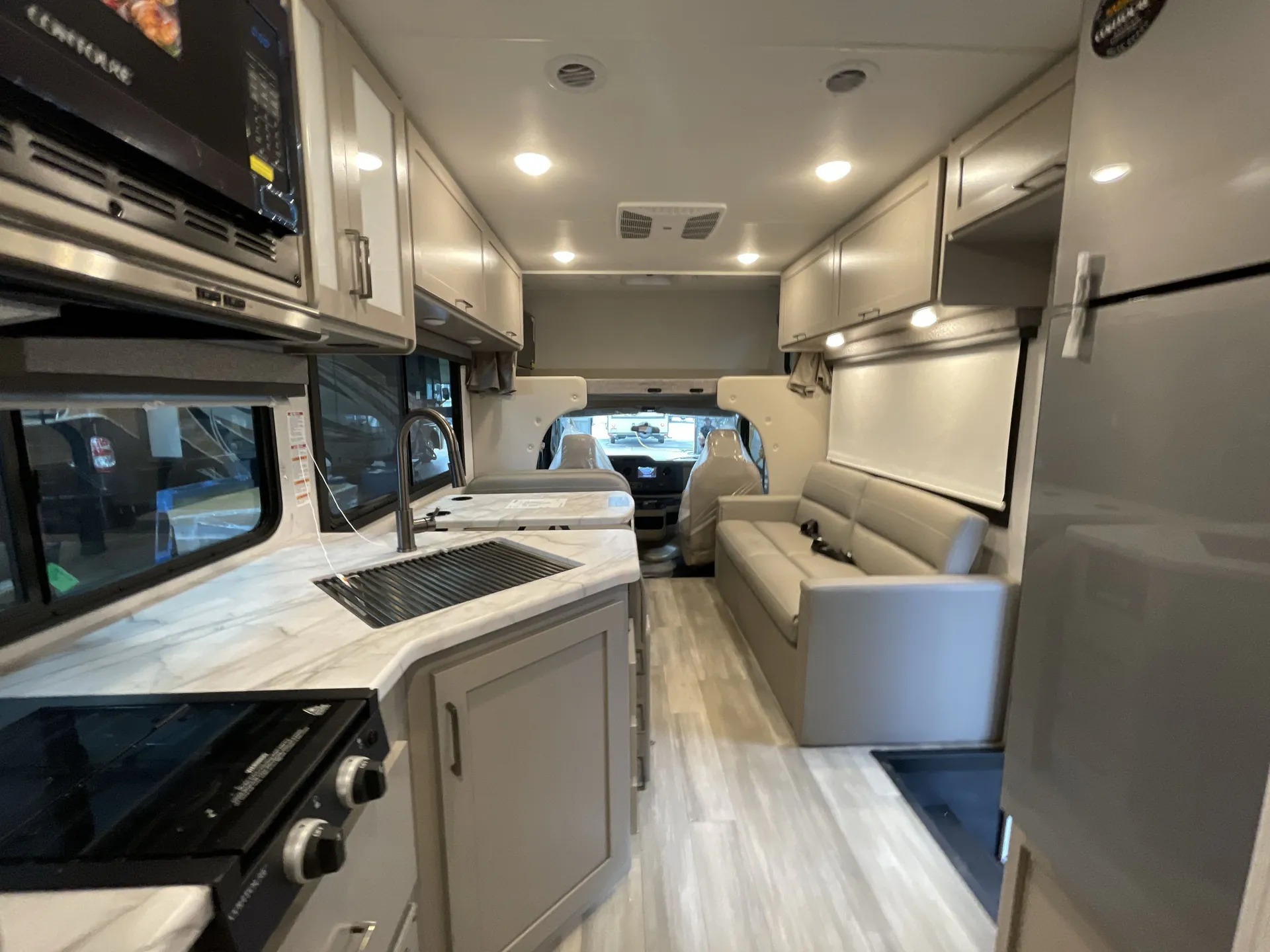 2026 Thor Motor Coach Coleman 28EZ — living area main