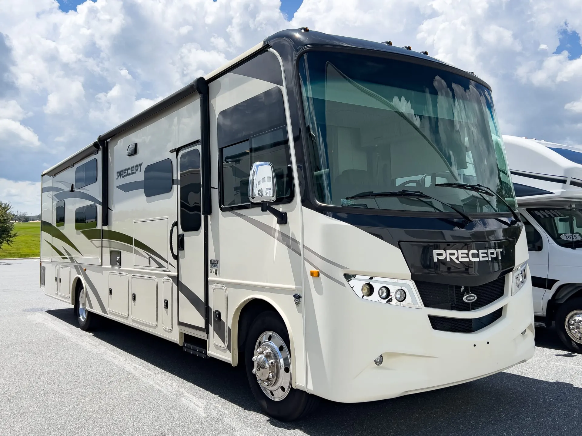 2023 Jayco Precept 36A dealer photo 1 from La Mesa RV Center