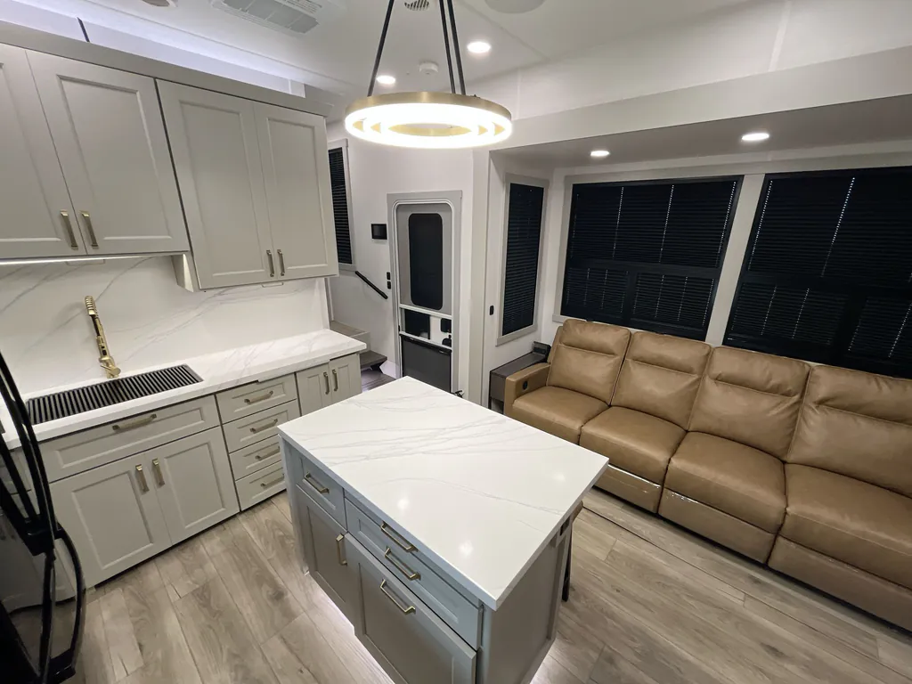 2024 Brinkley Model G 3500, Photos photo 3