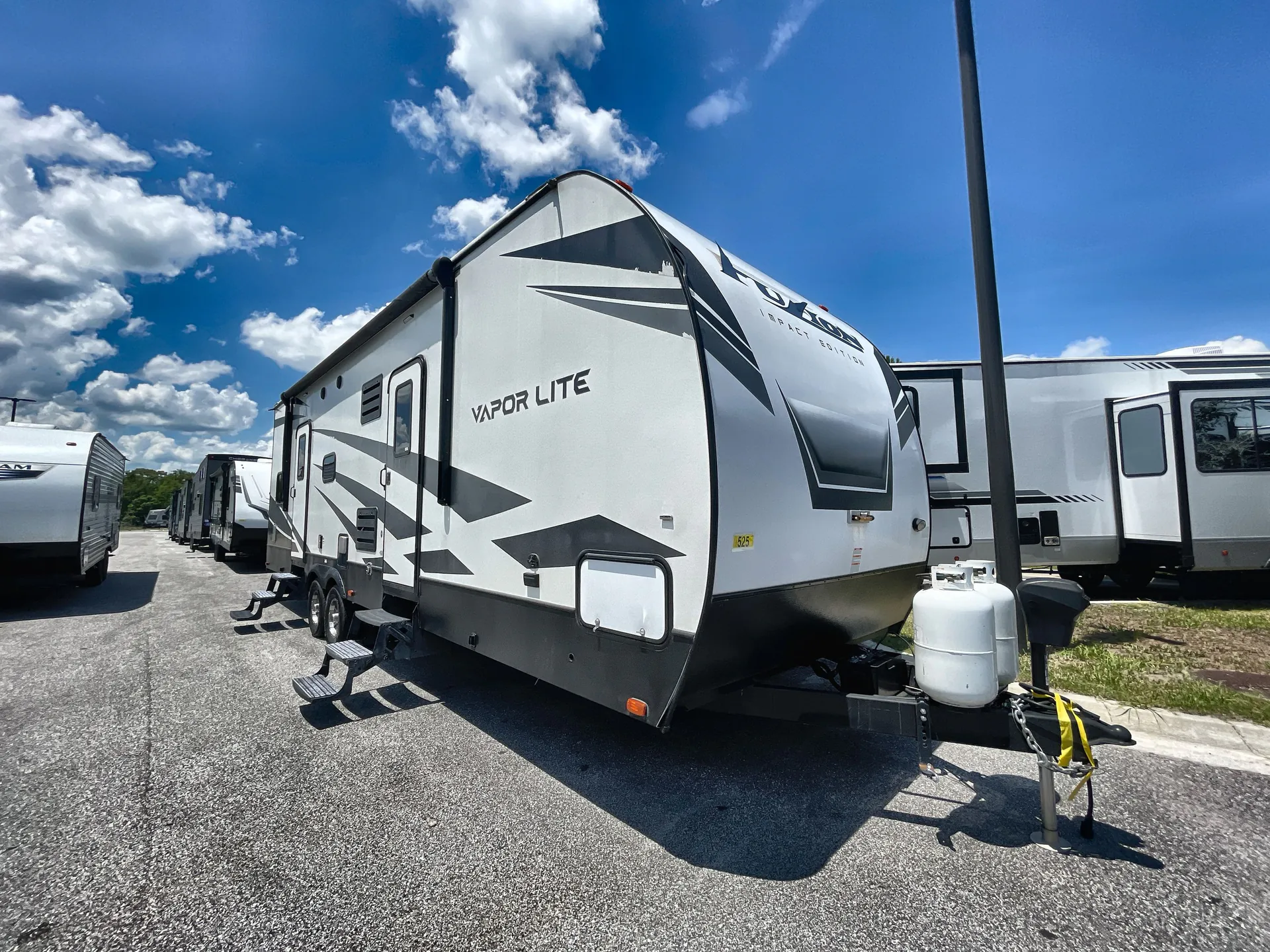 2021 Keystone Impact Vapor Lite 29V - Photo 2
