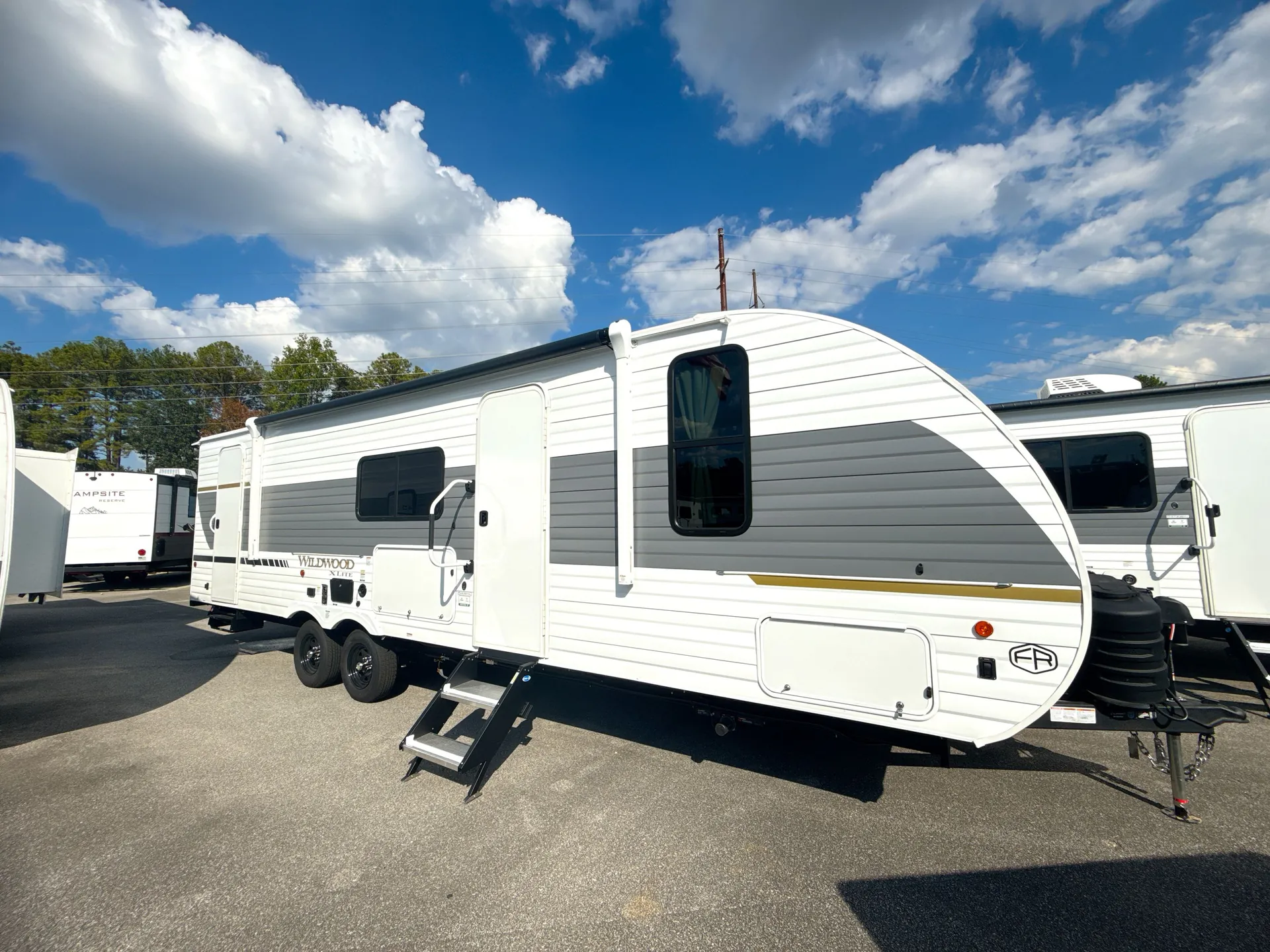 2027 Forest River Wildwood X-Lite 263BHXL — campside