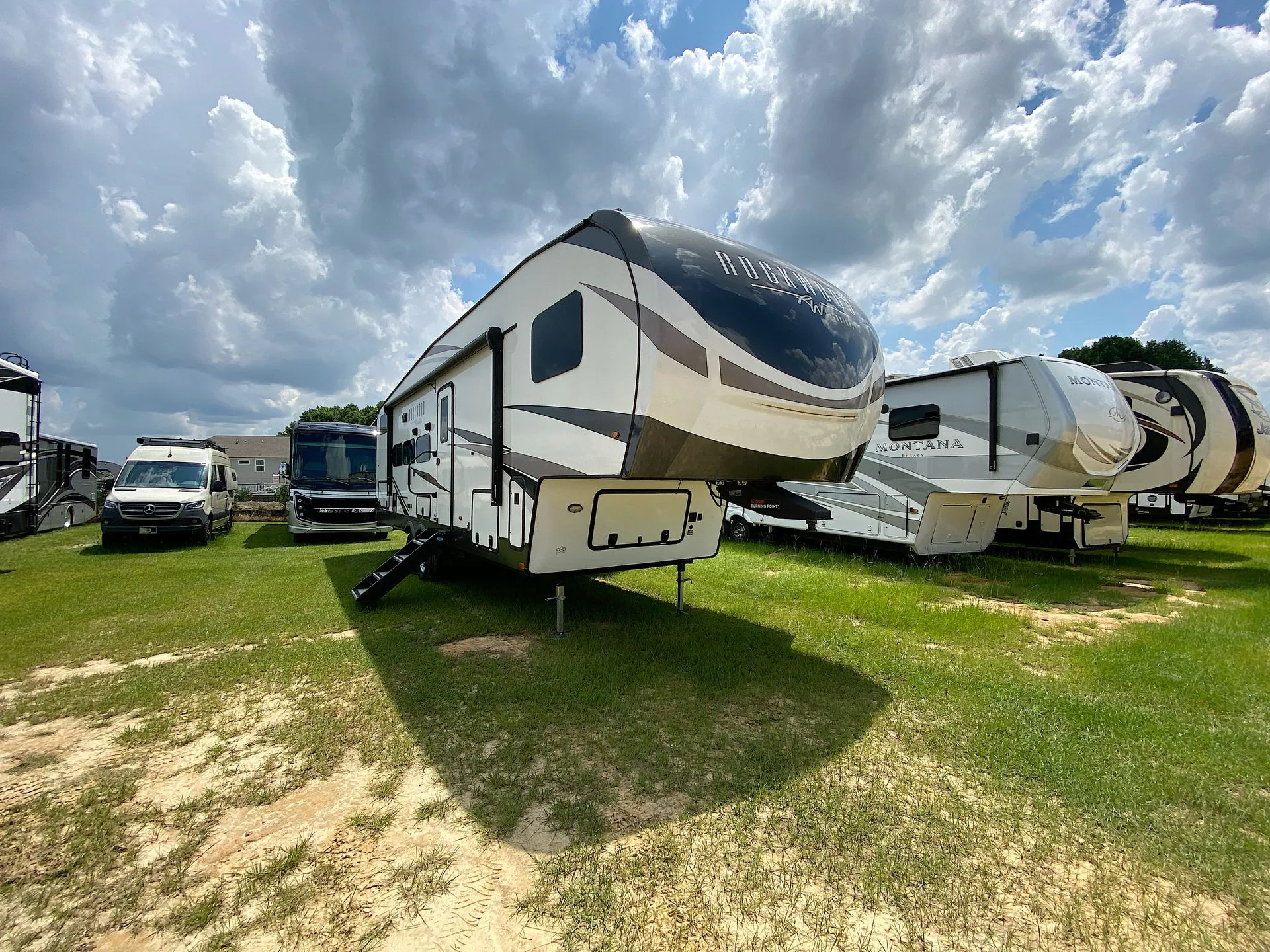 2023 Forest River Rockwood Signature 2891BH - Photo 2