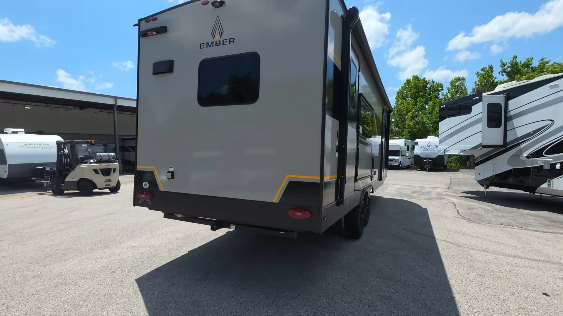 2027 Ember RV Touring Edition 2400RKL - Photo 4