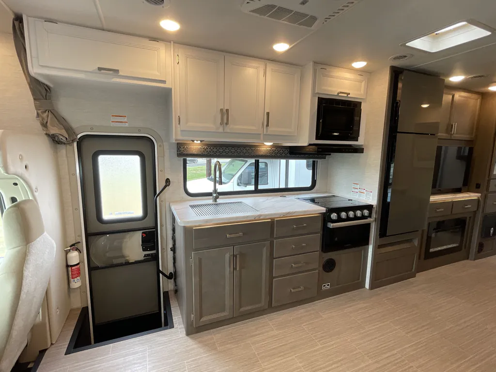 2025 Thor Motor Coach Freedom Elite 27HE, Photos photo 10