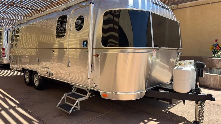 2026 Airstream Frank Lloyd Wright 28RB - Photo 2