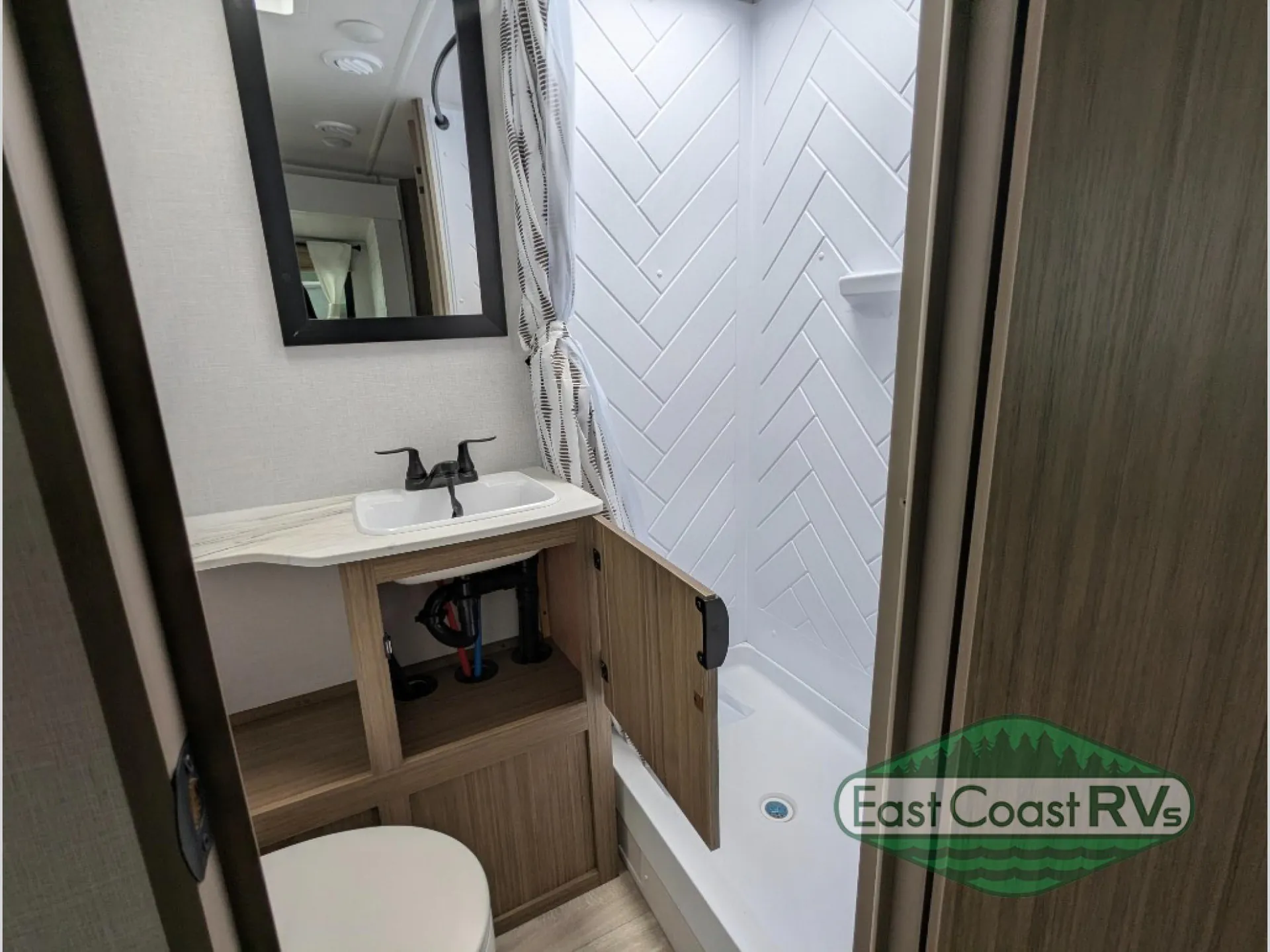 2027 Forest River RV Wildwood X-Lite 273QBXL - Photo 4