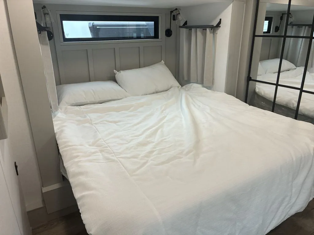 2026 Brinkley Model G 3950, Photos photo 19