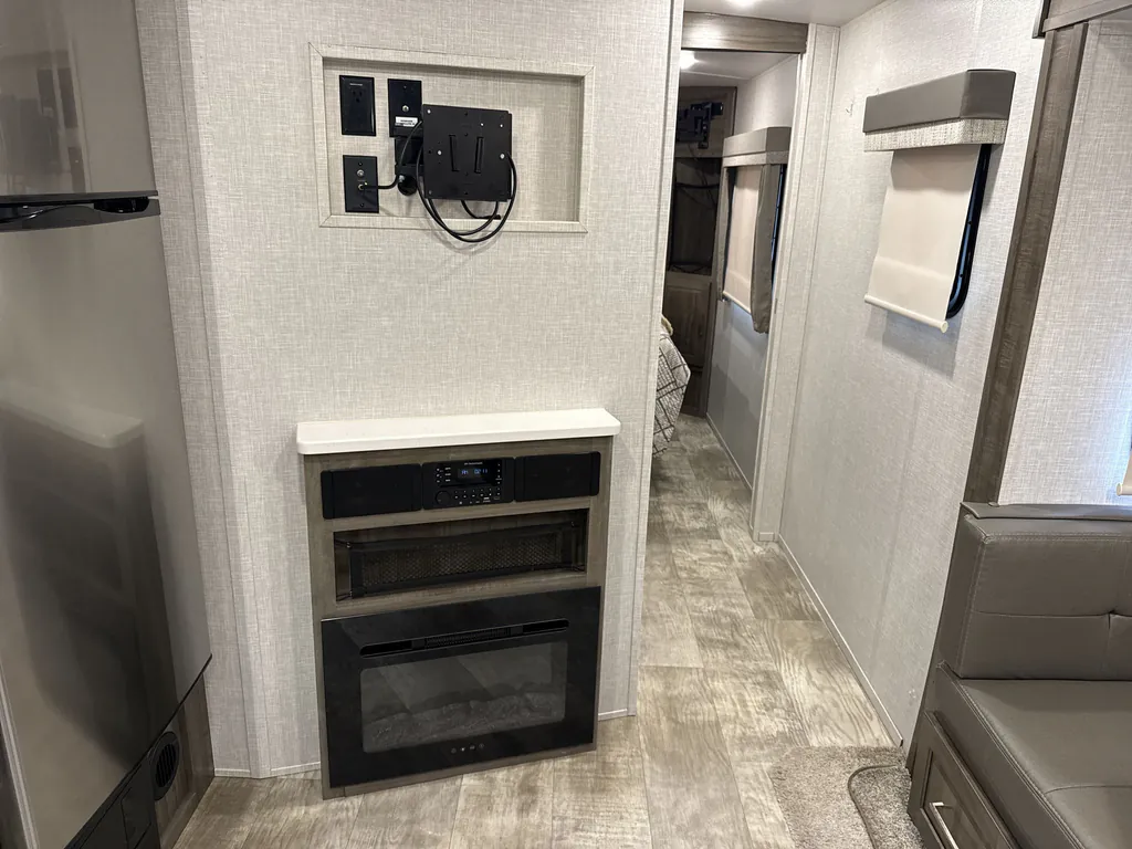 2022 Forest River Flagstaff Micro Lite 25FKS, Photos photo 14