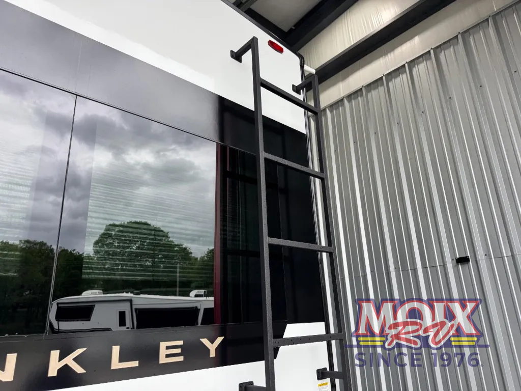 2026 Brinkley Model Z 3600, Photos photo 22