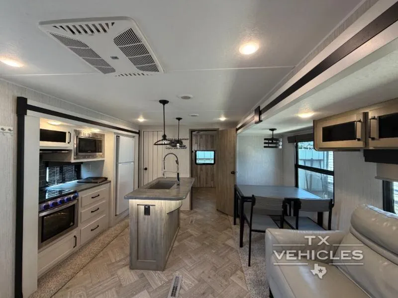 2022 Palomino Puma 32BHFS - Photo 3