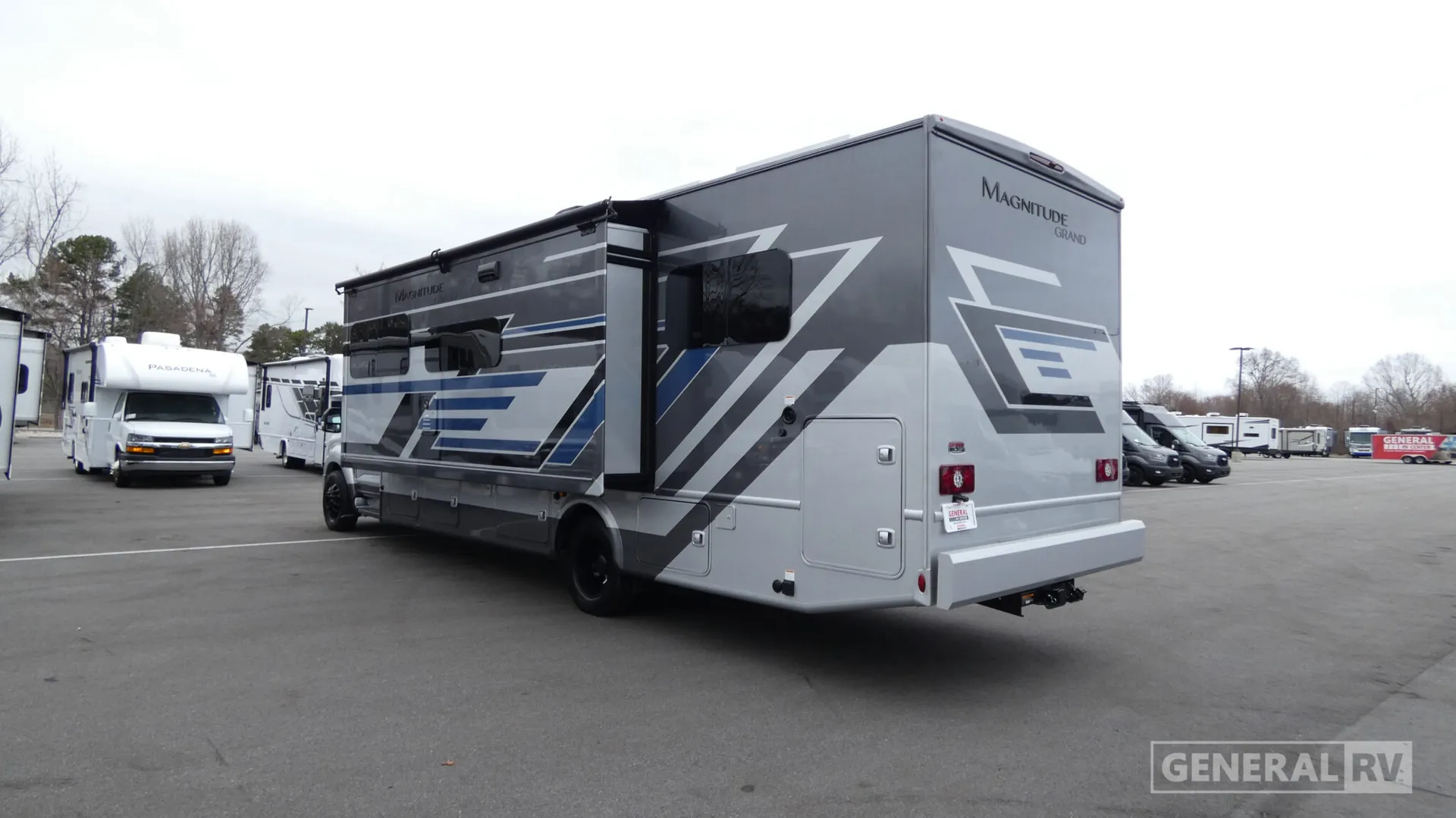 2026 Thor Motor Coach Magnitude Grand L35 - Photo 4