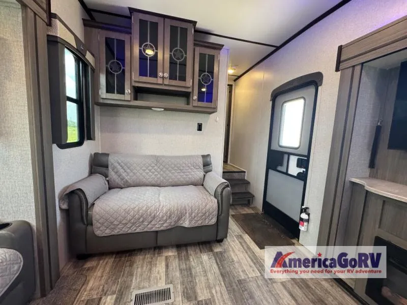 2021 CrossRoads RV Texan 326RK - Photo 2