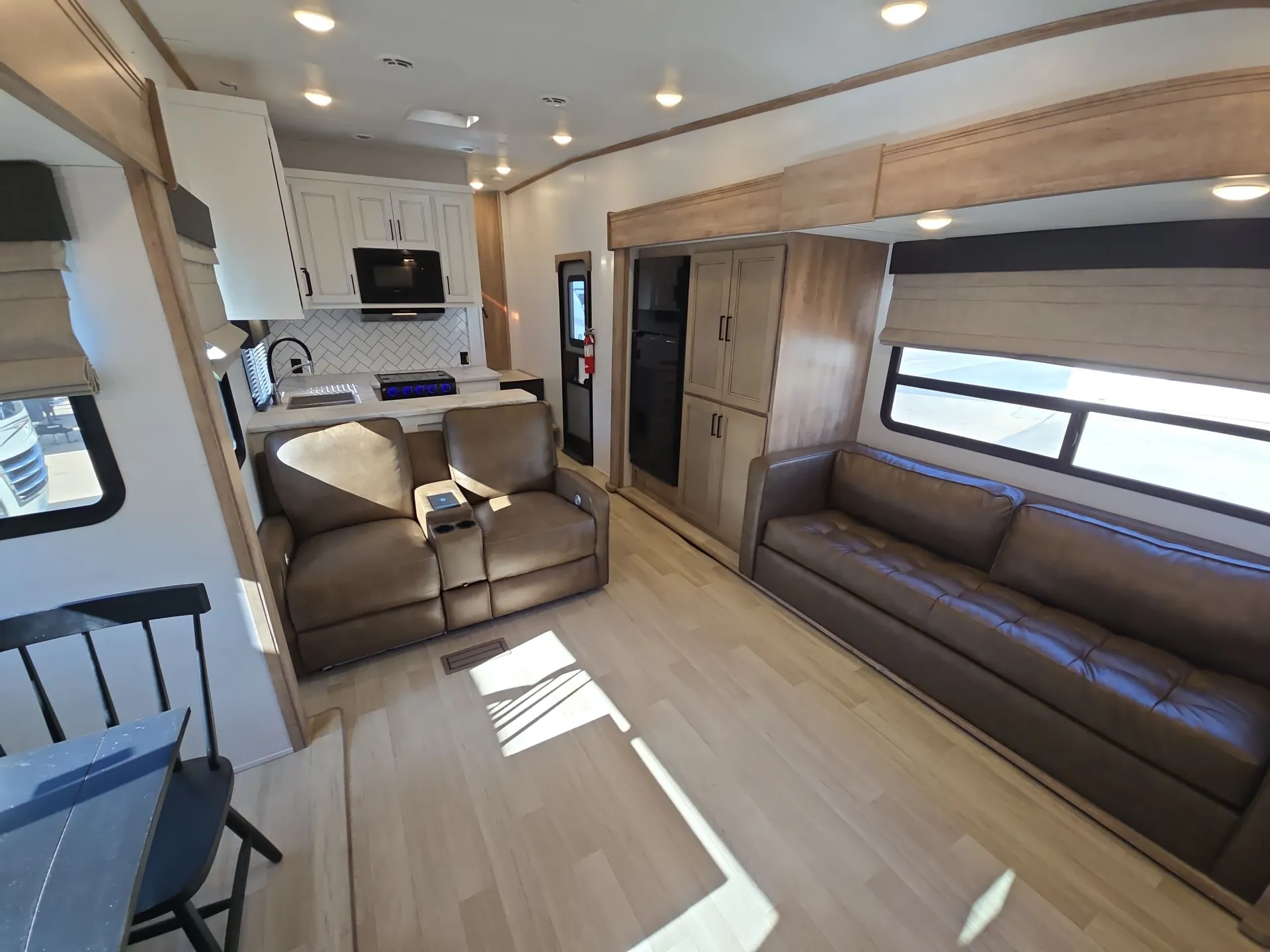 2024 Keystone Arcadia Super Lite 294SLRD — living area main