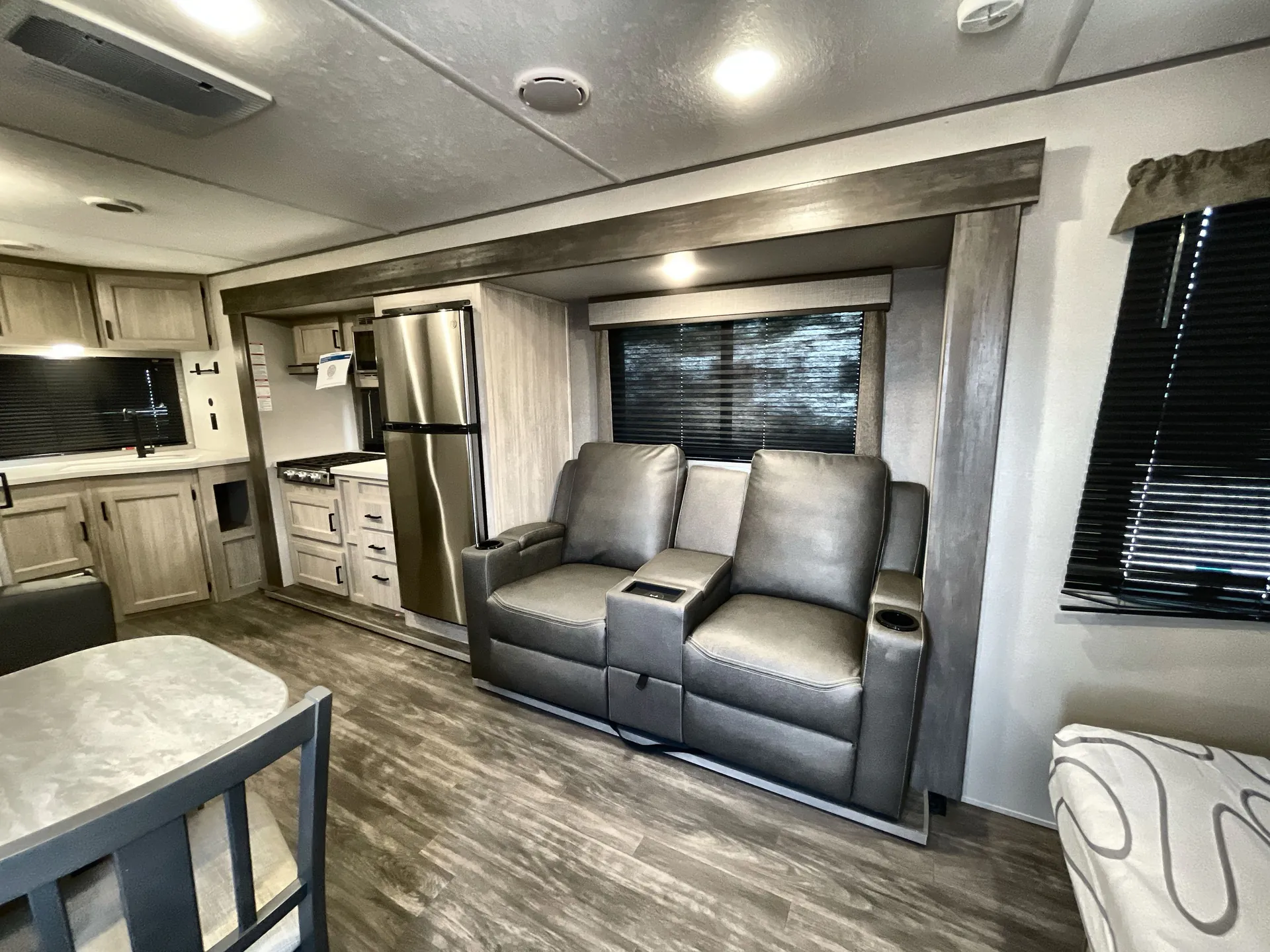 2024 Forest River Aurora Light 22MLS - Photo 3