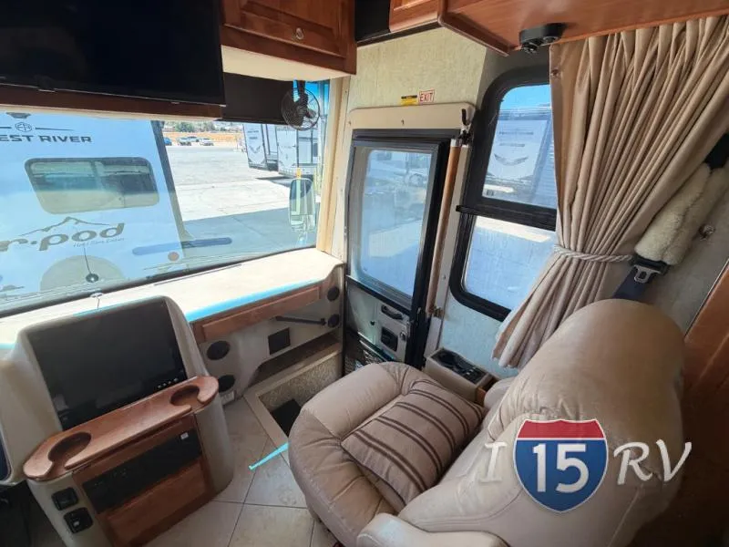 2007 Tiffin Motorhomes Phaeton Used    QSH40 - Photo 4