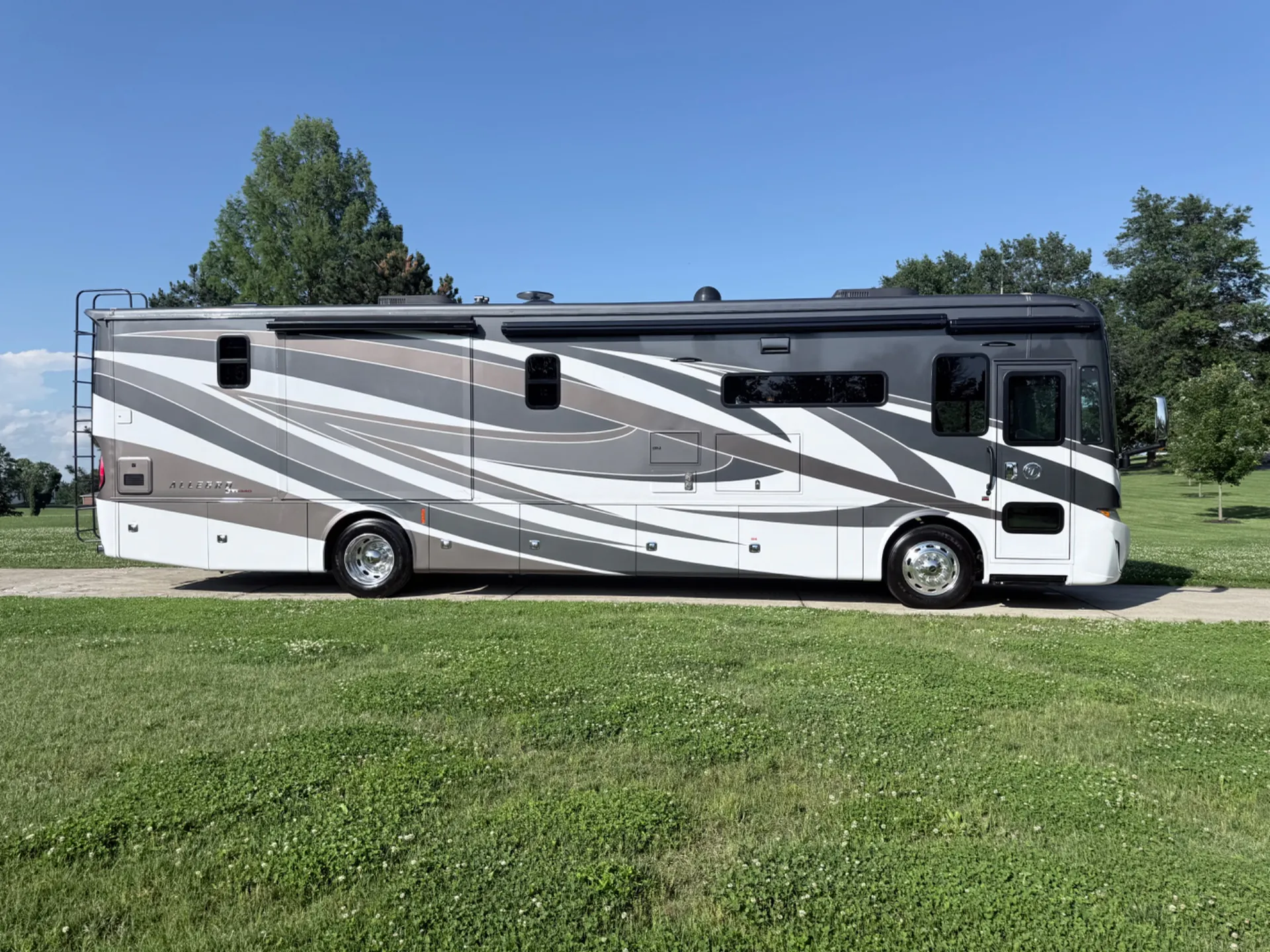 2021 Tiffin Allegro Red 340 38 LL - Photo 3
