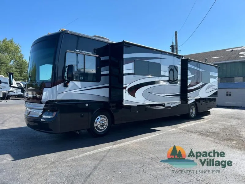 2017 Fleetwood Pace Arrow LXE 38F - Photo 2
