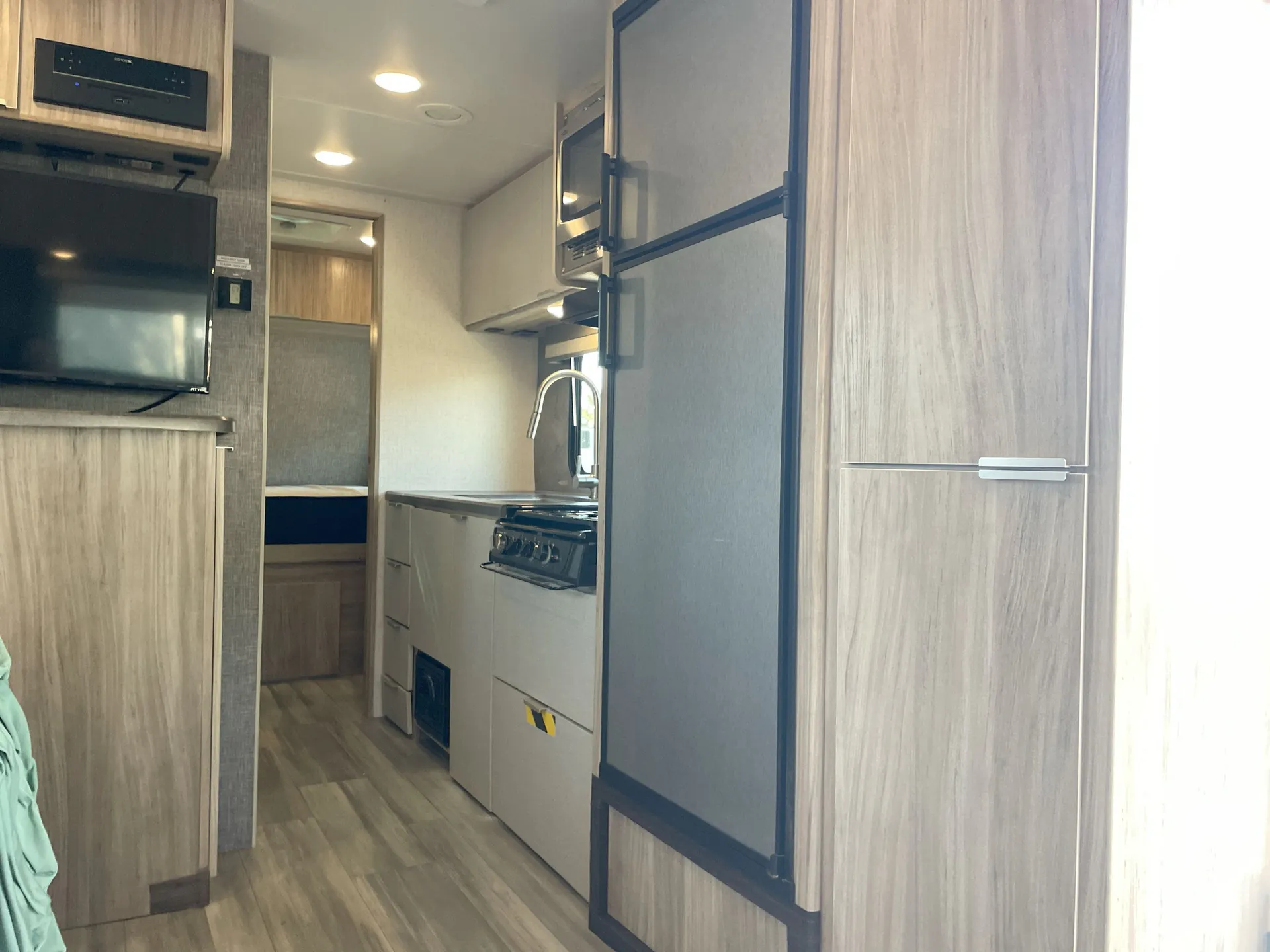 2021 Winnebago Micro Minnie 2225RL — living area main