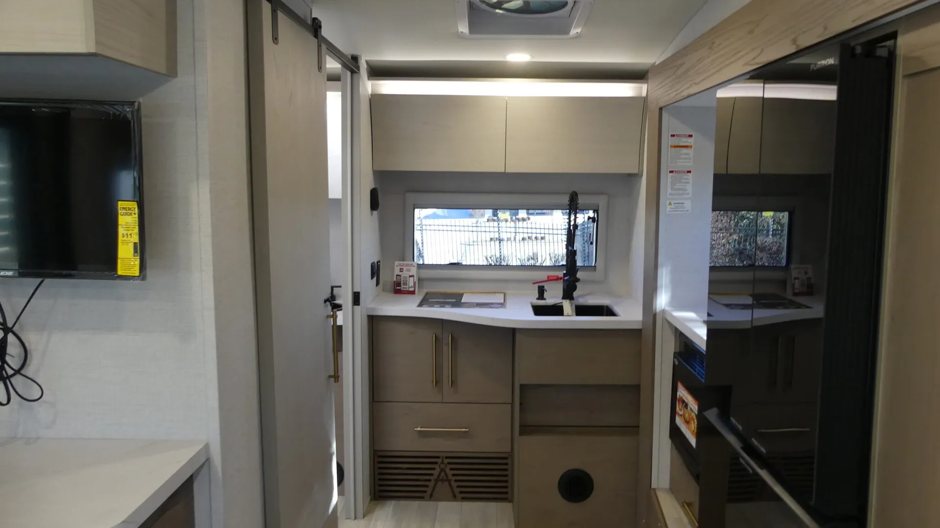 2026 Grand Design Serenova 150HL - Photo 3