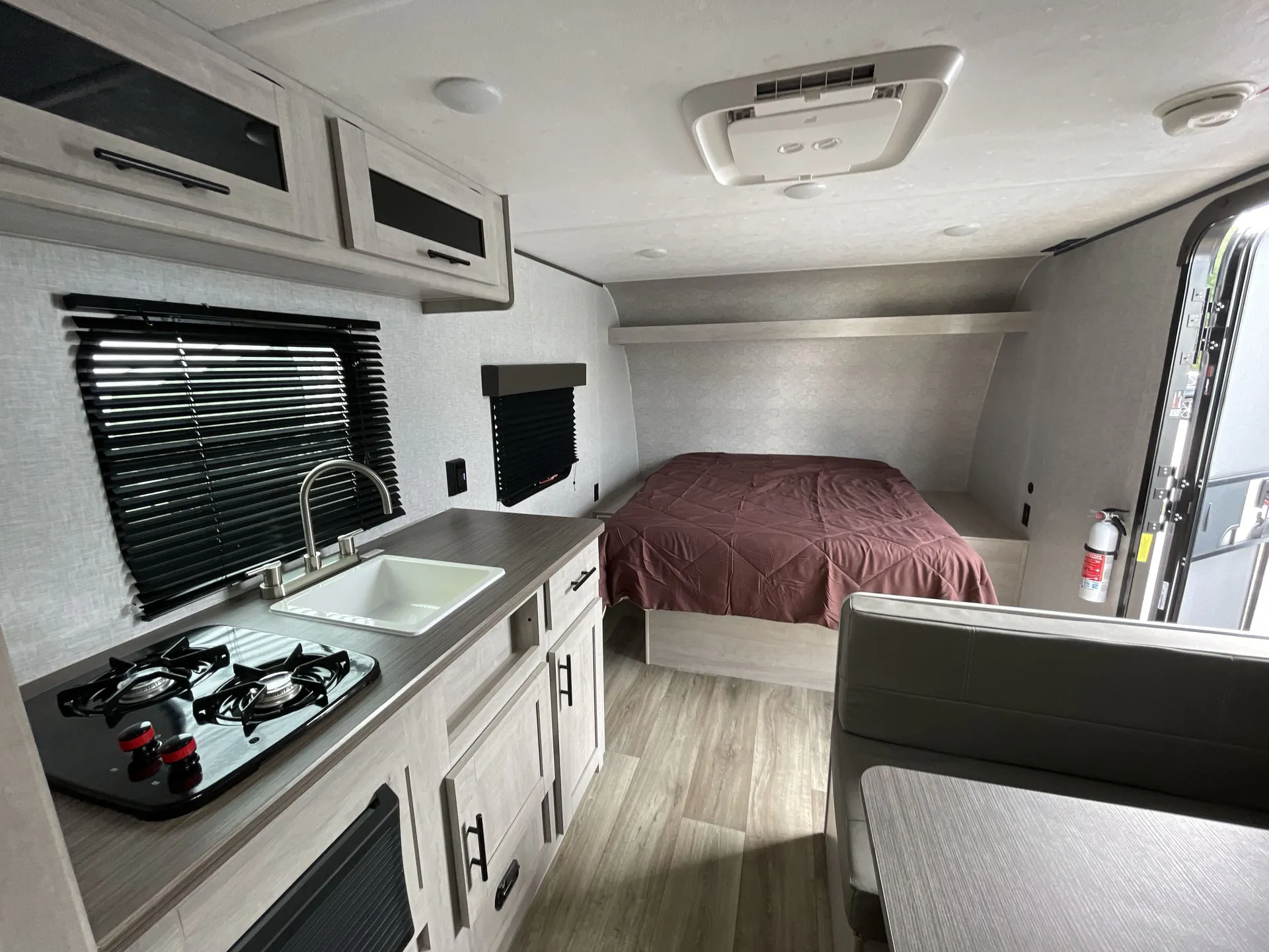 2025 CrossRoads Zinger 18RB — living area main