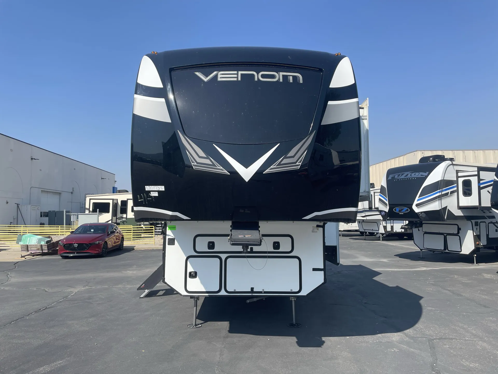2022 K-Z Venom 4113TK — front