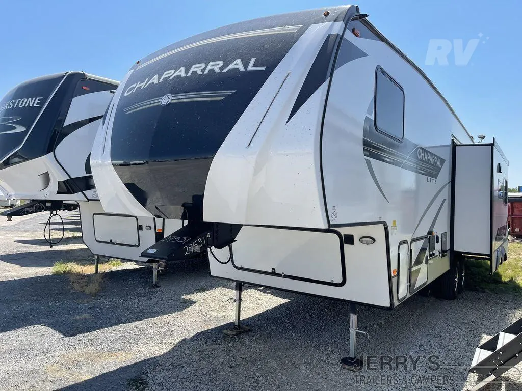 2022 Coachmen Chaparral Lite 284RL - Photo 4