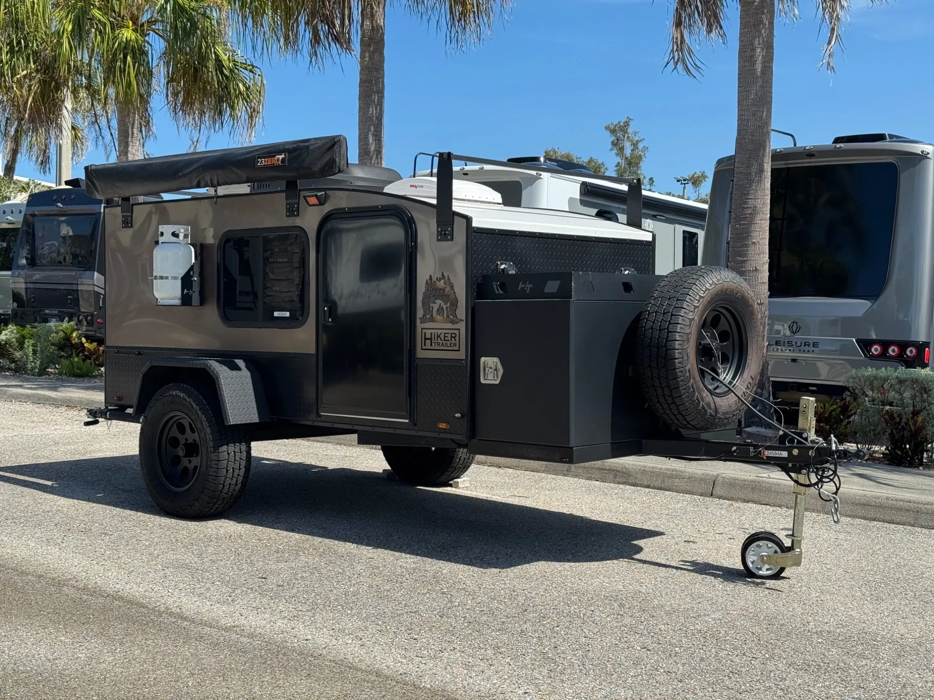 2024 HIKER TRAILERS HIKER MID RANGE XL - Main photo