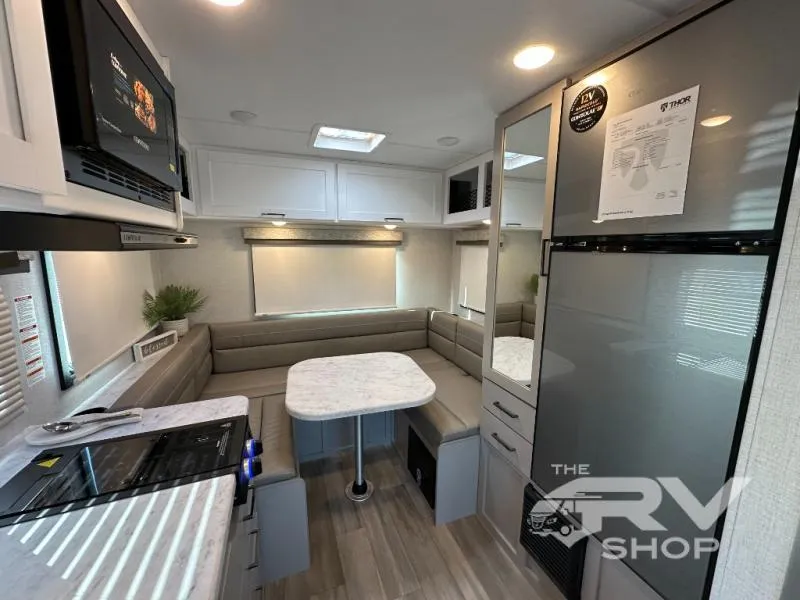 2026 Thor Motor Coach Four Winds 19Z - Photo 3