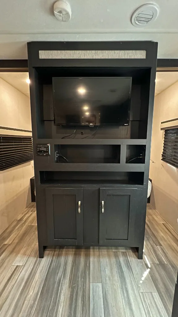 2022 Coachmen Freedom Express Select 29SE, Photos photo 19