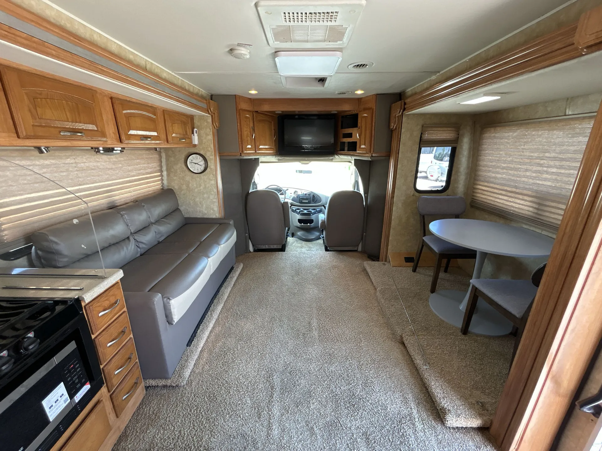 2008 Coachmen Concord 300TS — living area main