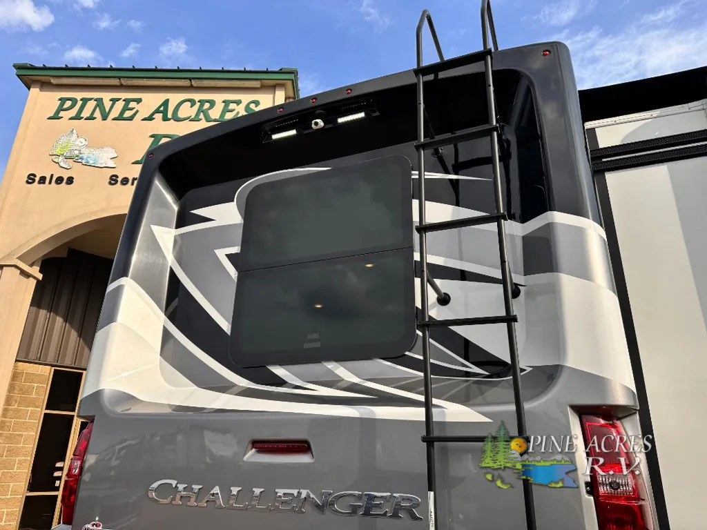 2022 Thor Motor Coach Challenger 35MQ, Photos photo 9