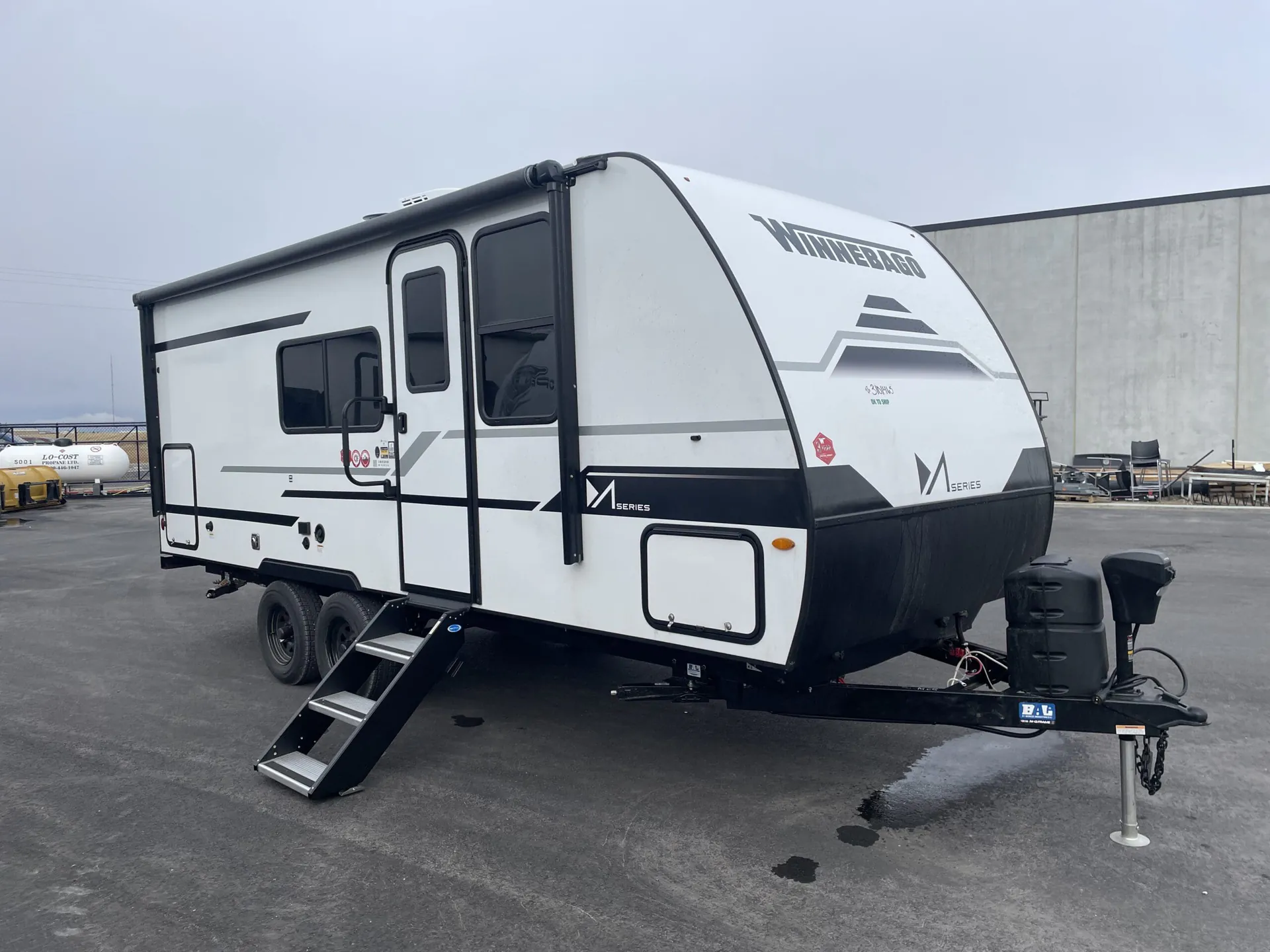 2025 Winnebago M-Series 1923RB - Photo 2