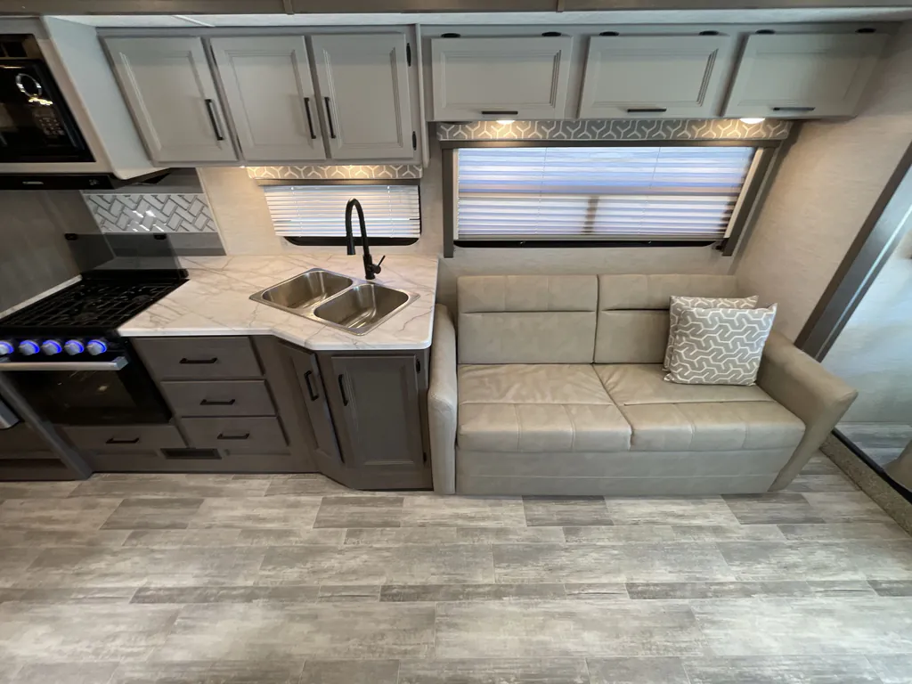 2024 Thor Motor Coach Freedom Traveler A29, Photos photo 13