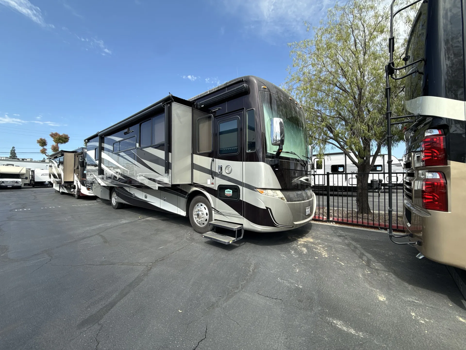 2019 Tiffin Allegro Red 37 BA - Photo 2