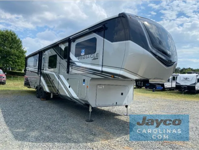 2026 Jayco Pinnacle 39FLOK - Photo 2