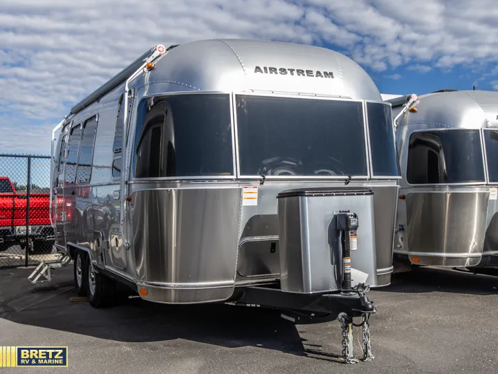 2026 Airstream Flying Cloud 23FB - Photo 2