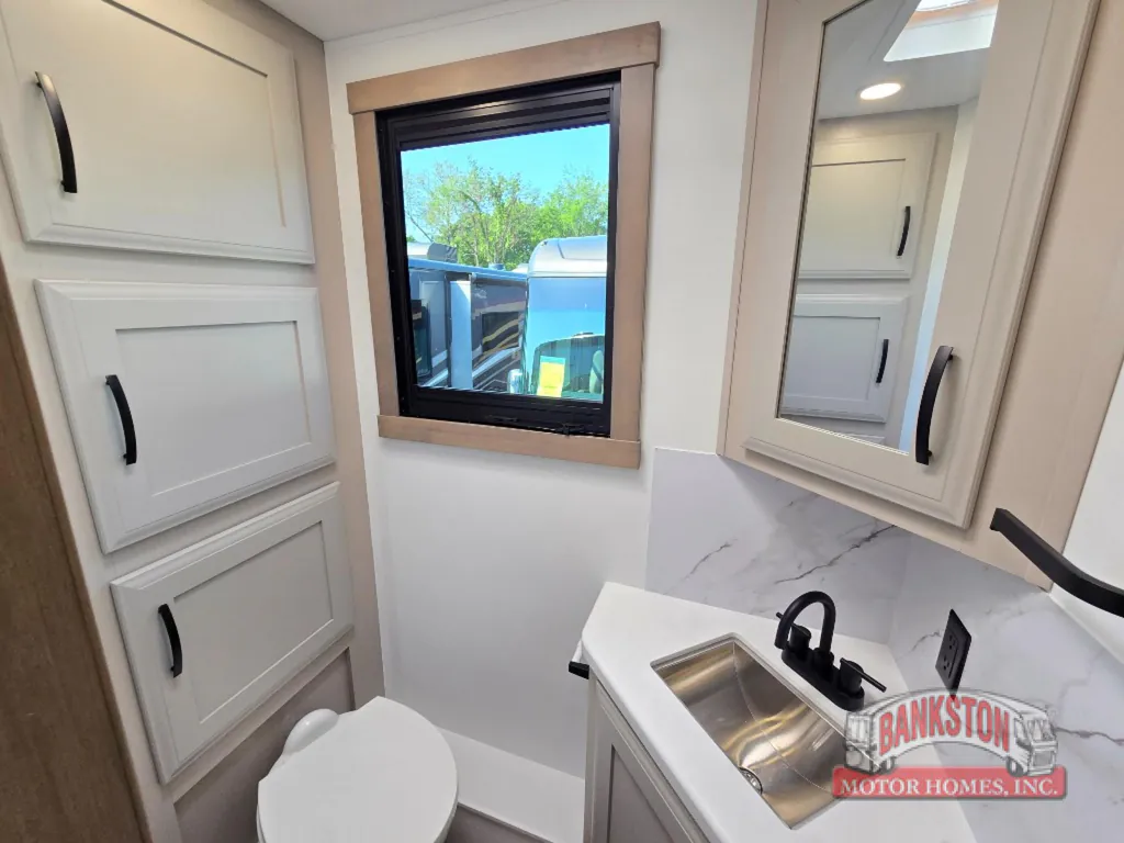 2027 Entegra Coach Emblem 36U, Photos photo 34
