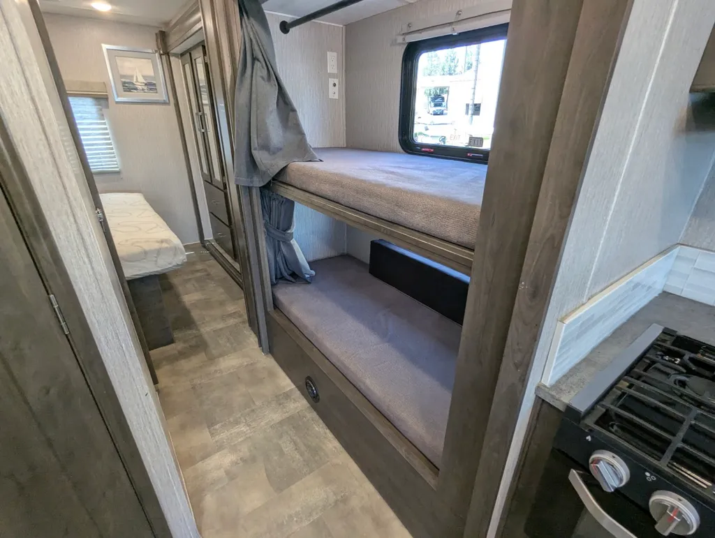 2023 Coachmen Pursuit 31BH, Photos photo 18