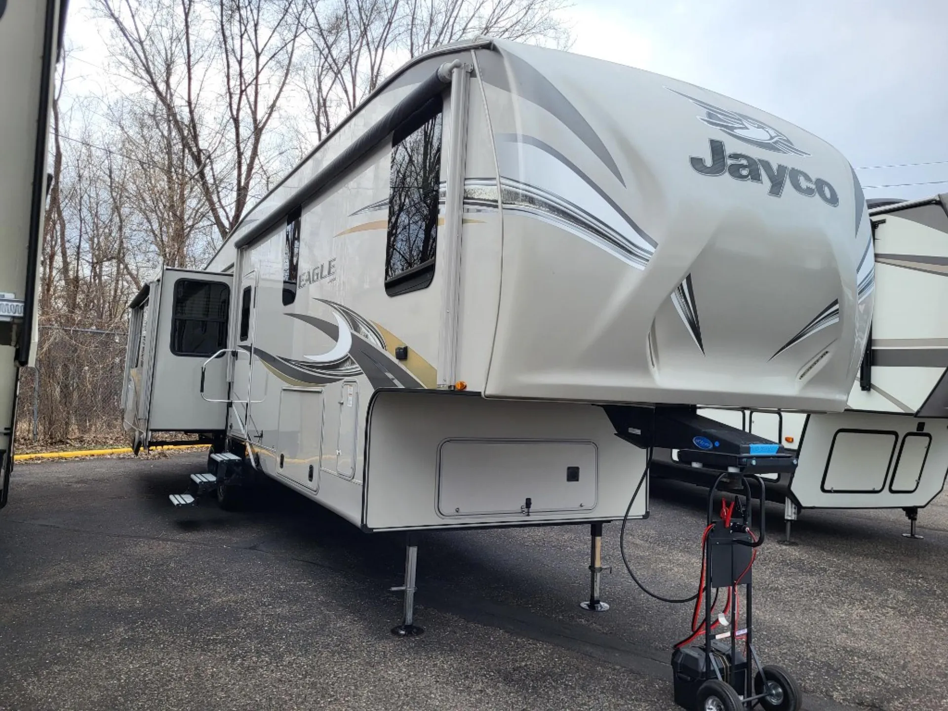 2017 Jayco Eagle 327CKTS - Photo 2