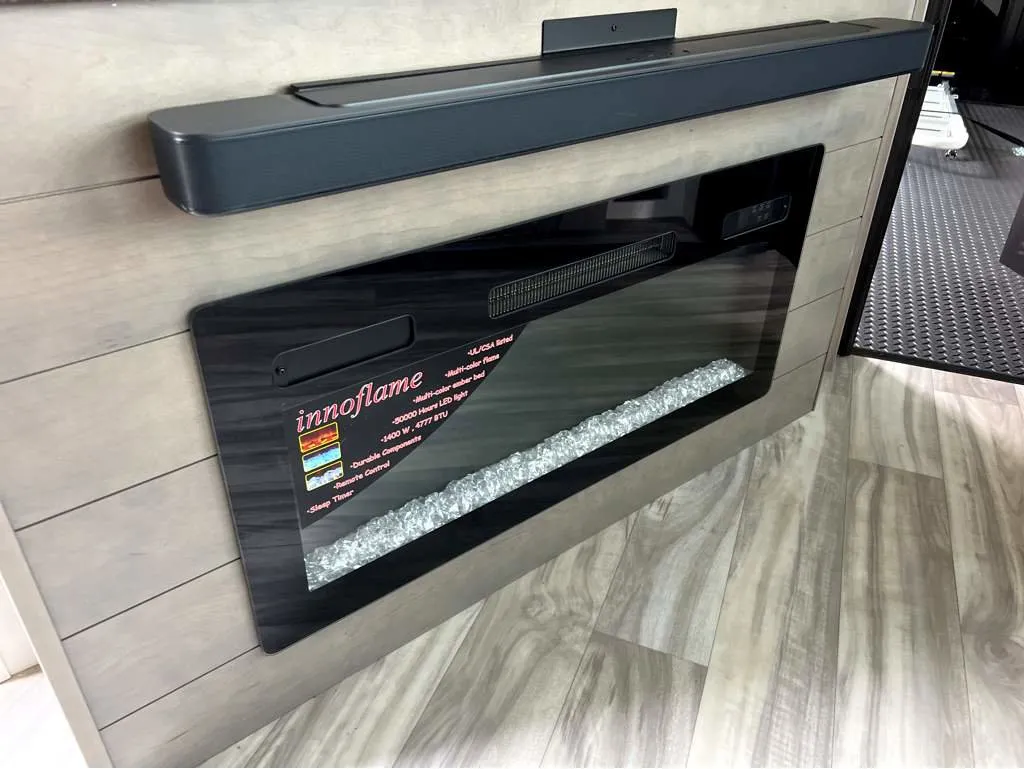 2025 Jayco Seismic Luxury Series 4113, Living area photo 3