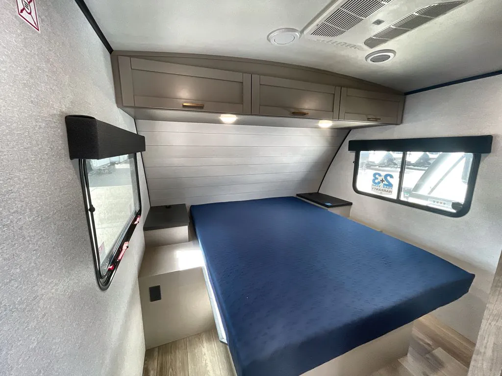 2027 Jayco Jay Feather 29BHB, Photos photo 17