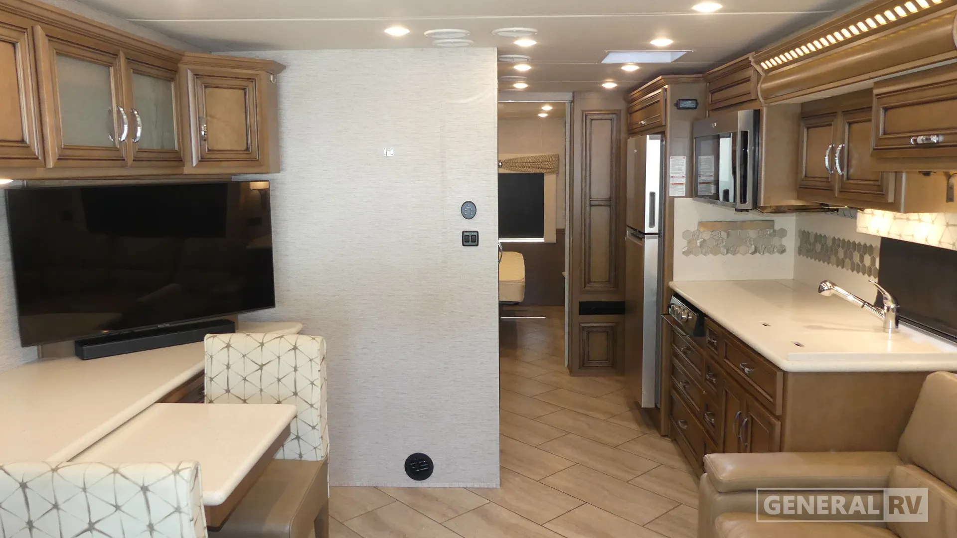 2022 Newmar Bay Star 3226 - Photo 3