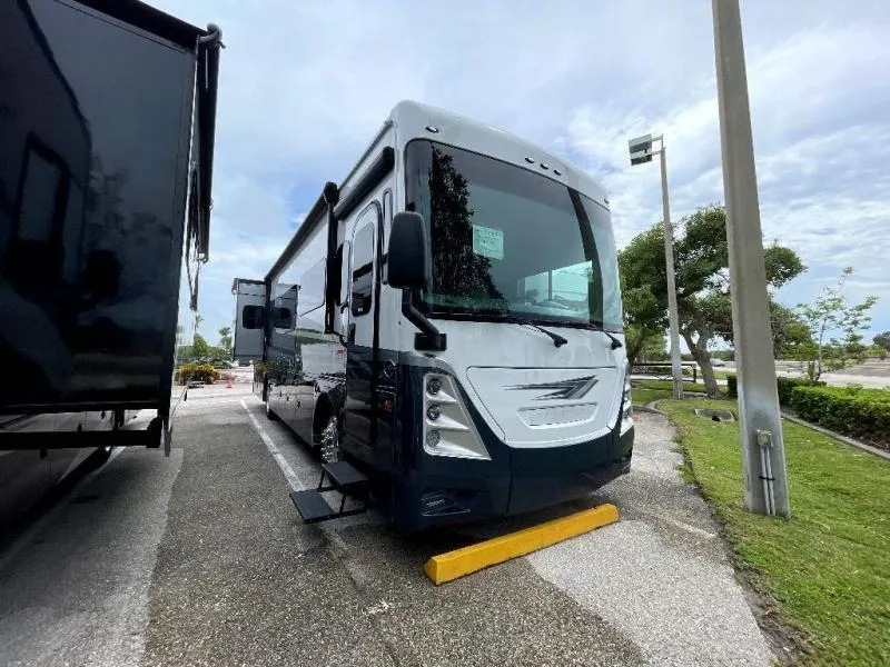2024 Coachmen Sportscoach SRS 341SA - Photo 2