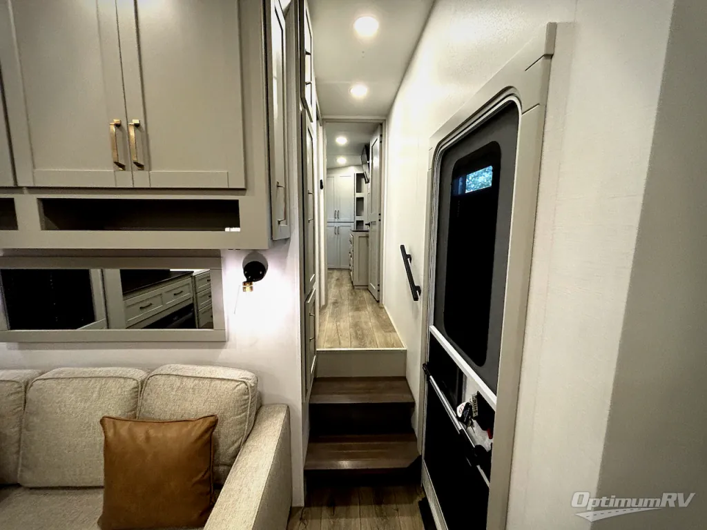 2025 Brinkley Model Z 3300, Photos photo 5