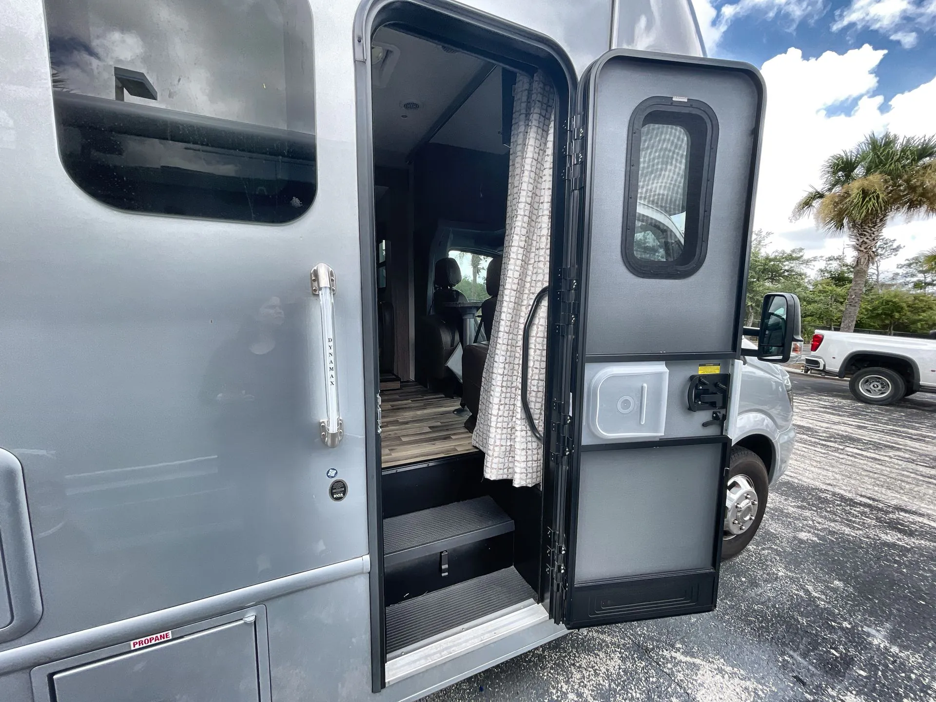 2017 Dynamax isata 3 24RW - Photo 2