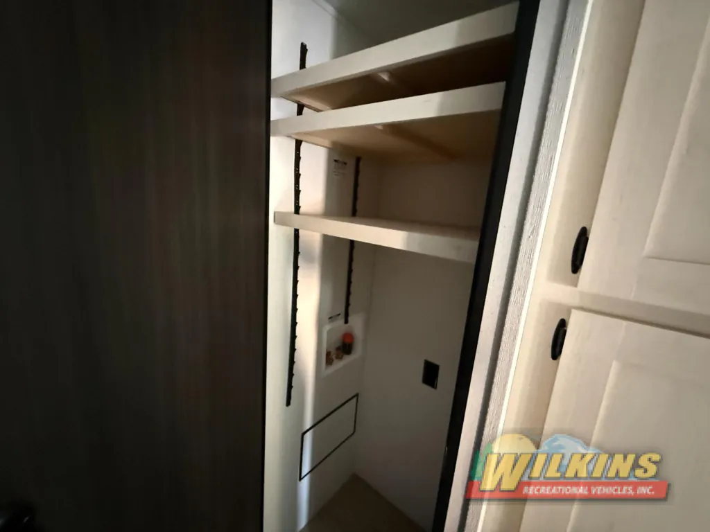 2027 Shasta RVs i-5 Edition 532BEDS, Photos photo 18