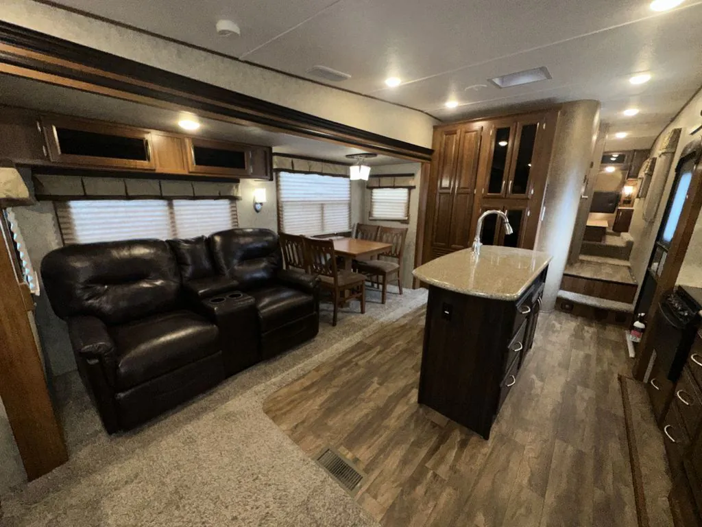 2017 Prime Time Crusader 295RST, Photos photo 8
