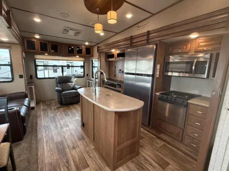 2018 Keystone Laredo 358BP - Photo 4